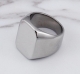 Широкое квадратное мужское кольцо из стали.