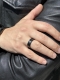 Матовое мужское кольцо из стали с надписью для повседневного использования с пазом и скошенными краями Spikes